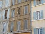  façade avec statuette, quartier du Panier